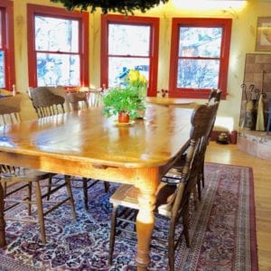 dining room at RiverSong