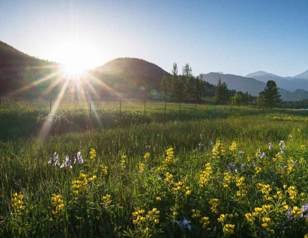 Sunset over the Rocky Mountains in Rocky Mountain National…